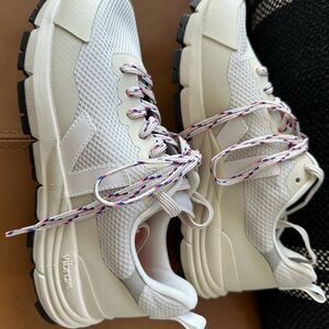 Veja Beige Sneakers with Multicolor Laces